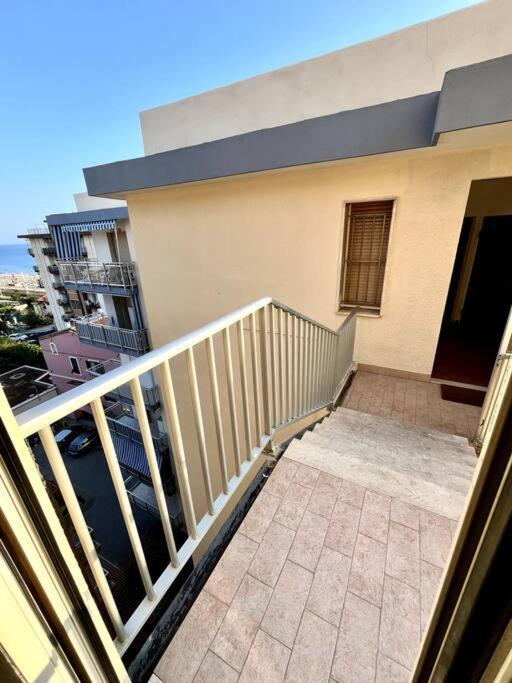 Appartement Casa Solymar à Vallecrosia Extérieur photo